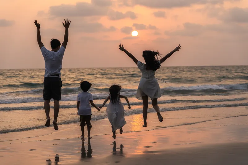 Família aproveitando viagem juntos